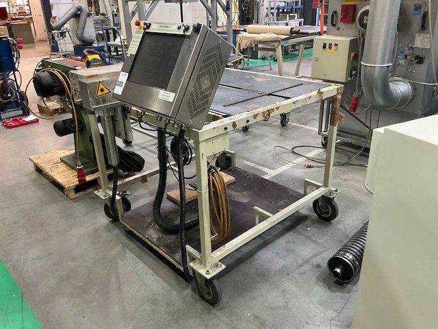 Werktafel met laserapparaat - afbeelding 3 van  12