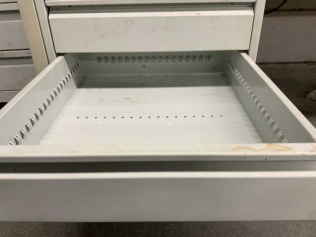 Werktafel met rolladeblokken - afbeelding 3 van  12