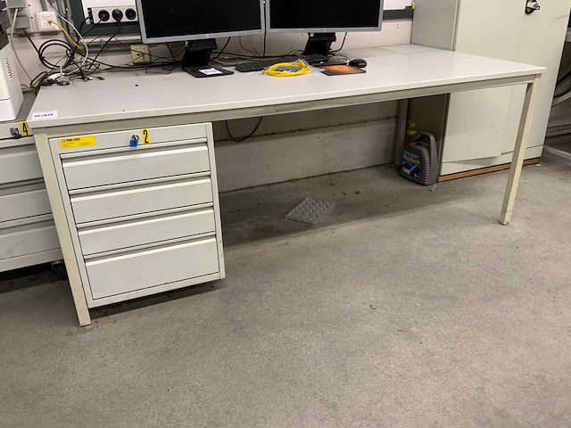 Werktafel met rolladeblokken - afbeelding 1 van  12