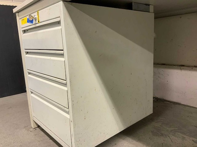 Werktafel met rolladeblokken - afbeelding 6 van  12