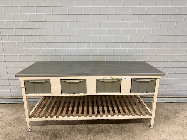 Werktafel met rvs blad en 4 lades en houtenrooster onderschap - afbeelding 7 van  7