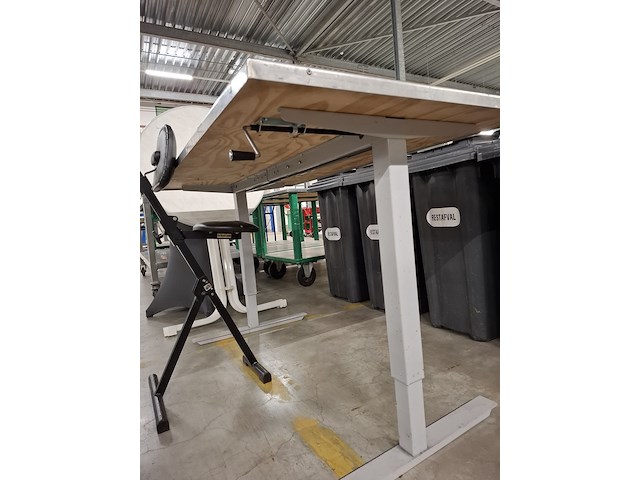 Werktafel met rvs blad, in hoogte verstelbaar - afbeelding 3 van  4