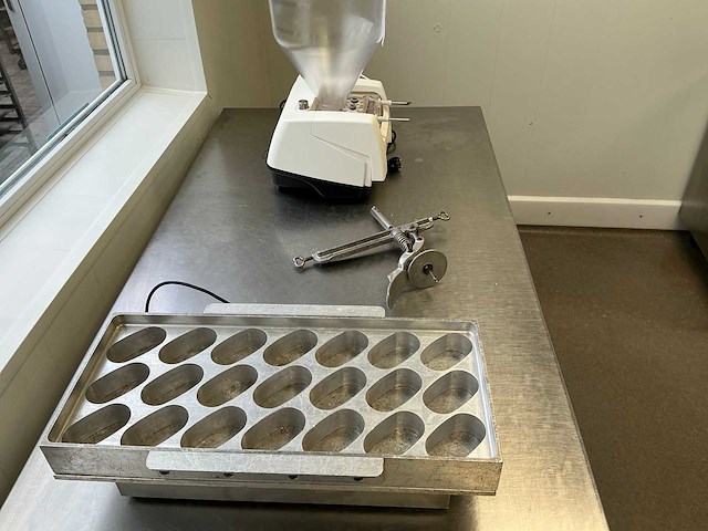 Werktafel met rvs bovenblad - afbeelding 6 van  7