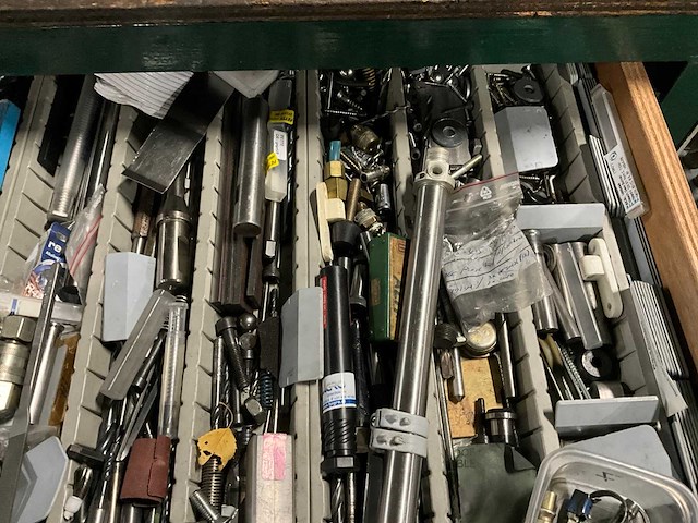 Werktafel met verlichting - afbeelding 9 van  17