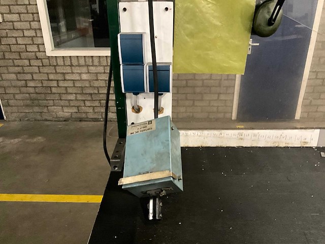 Werktafel met verlichting - afbeelding 11 van  17