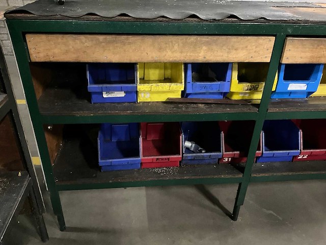 Werktafel met verlichting - afbeelding 12 van  17