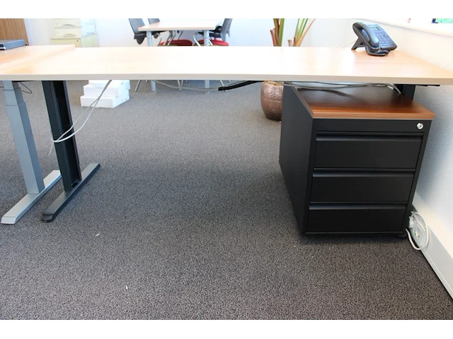 Werktafel met verrijdbare ladekast. afmeting 180 x 80 cm. - afbeelding 4 van  4