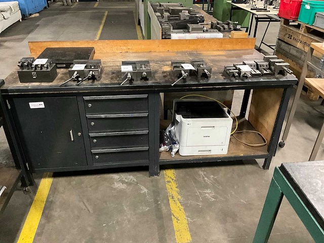 Werktafel met vlakplaat - afbeelding 1 van  10