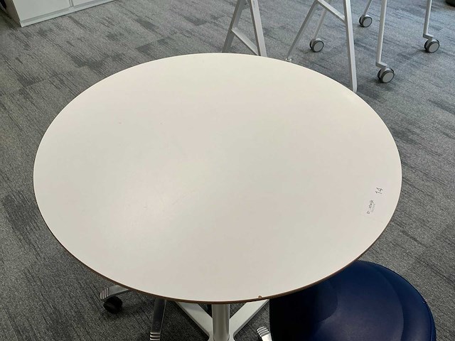 Werktafel met zadelkruk - afbeelding 2 van  5