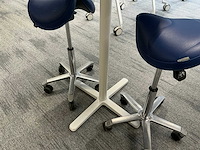 Werktafel met zadelkruk - afbeelding 3 van  5