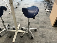 Werktafel met zadelkruk - afbeelding 4 van  5