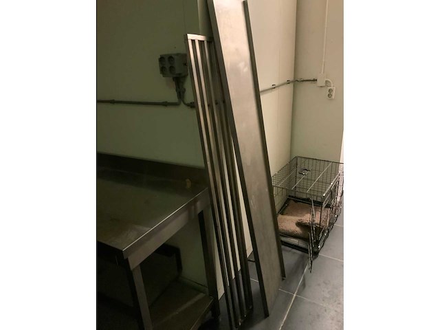 Werktafel, stelling en divers - afbeelding 3 van  7