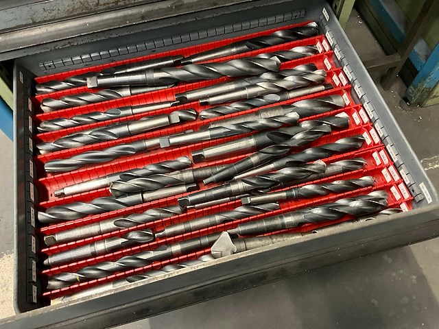 Werktafel voorzien van taparm en ladenkast - afbeelding 5 van  24