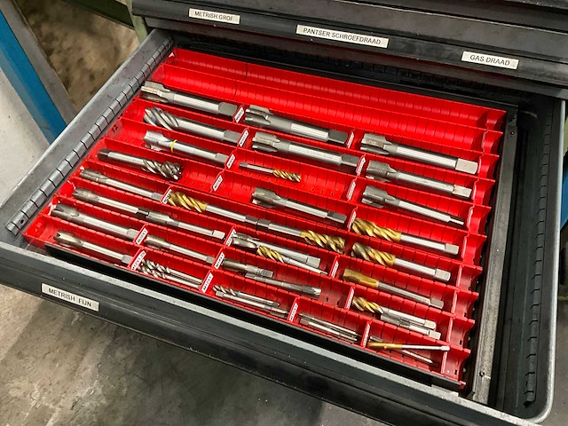 Werktafel voorzien van taparm en ladenkast - afbeelding 11 van  24