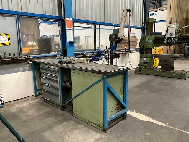 Werktafel voorzien van taparm en ladenkast - afbeelding 1 van  24