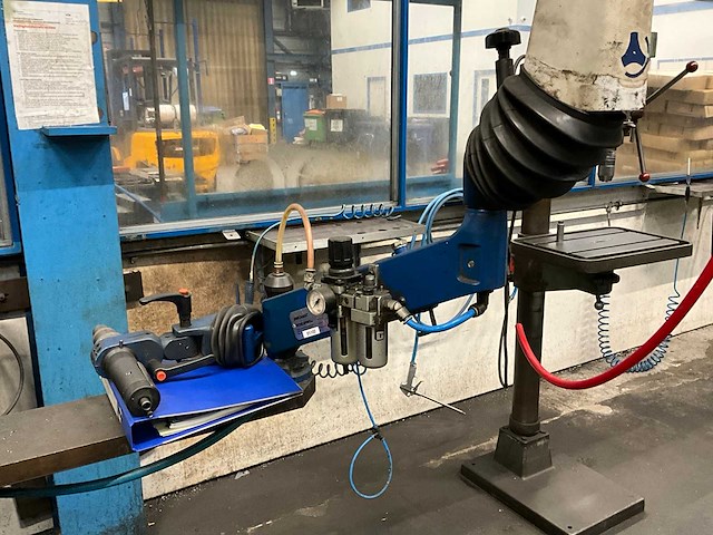 Werktafel voorzien van taparm en ladenkast - afbeelding 21 van  24