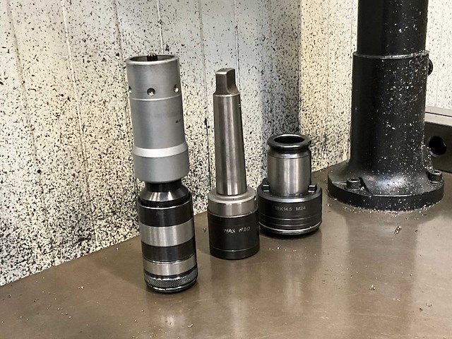 Werktafel voorzien van taparm - afbeelding 11 van  11