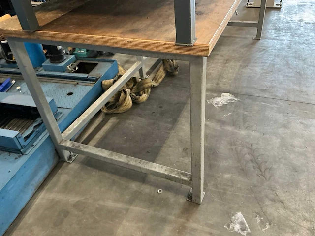 Werktafel / werkbank - afbeelding 2 van  8