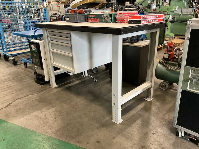Werktafel - afbeelding 1 van  8