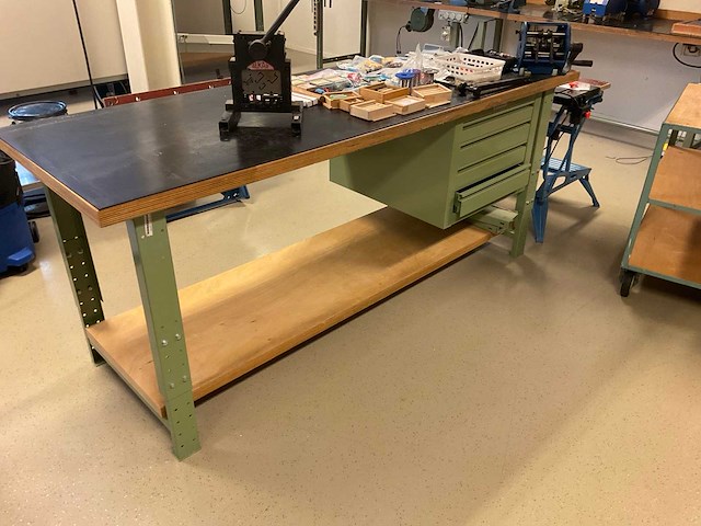 Werktafel - afbeelding 1 van  2