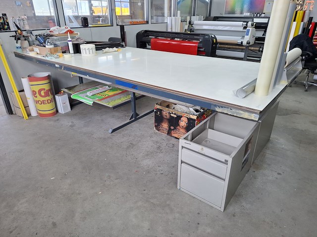 Werktafel - afbeelding 1 van  4