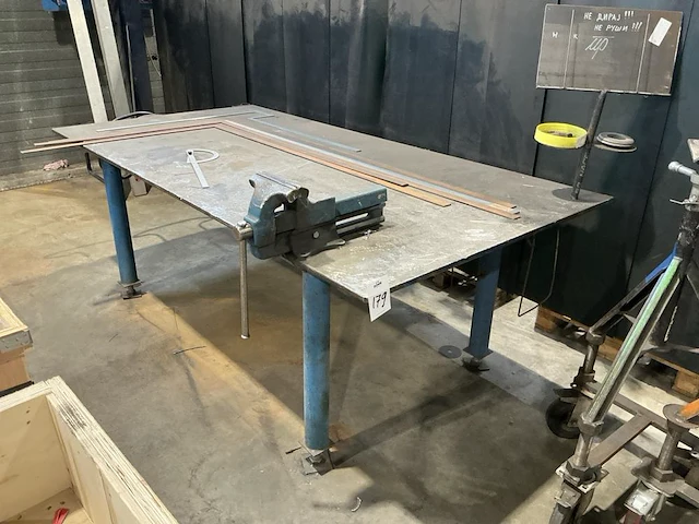 Werktafel - afbeelding 1 van  4