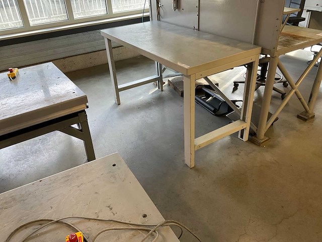 Werktafel - afbeelding 1 van  4