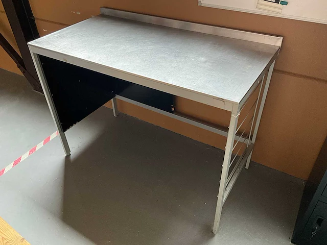 Werktafel - afbeelding 2 van  3