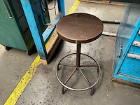 Werktafel/lades met inhoud - afbeelding 10 van  12