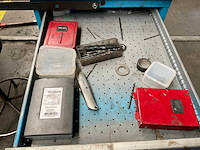 Werktafel/lades met inhoud - afbeelding 11 van  12