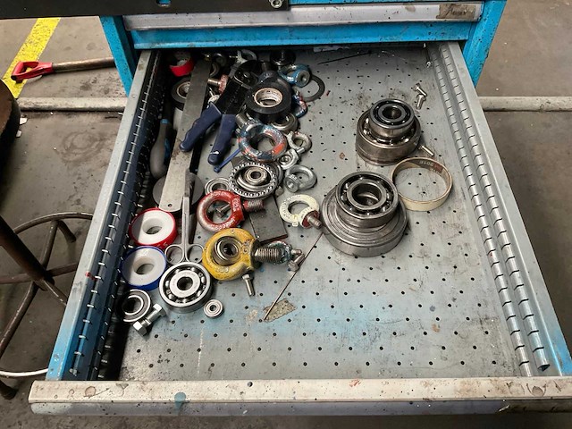 Werktafel/lades met inhoud - afbeelding 12 van  12