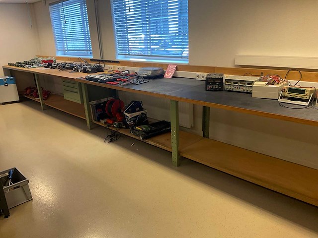 Werktafels (4x) - afbeelding 1 van  7