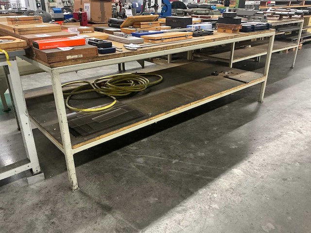 Werktafels en banken (5x) - afbeelding 3 van  6