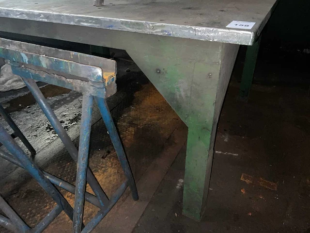 Werktafels en bokken - afbeelding 4 van  8