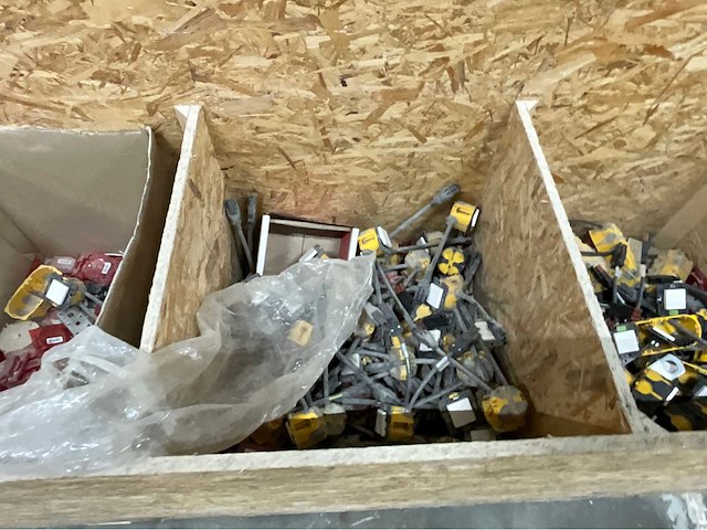 Werktafels en divers (4x) - afbeelding 6 van  17