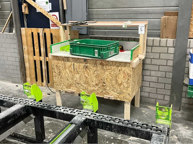 Werktafels en divers (4x) - afbeelding 10 van  17