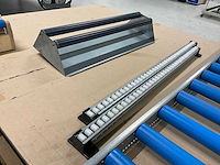 Werktafels met rollerbanen - afbeelding 7 van  7
