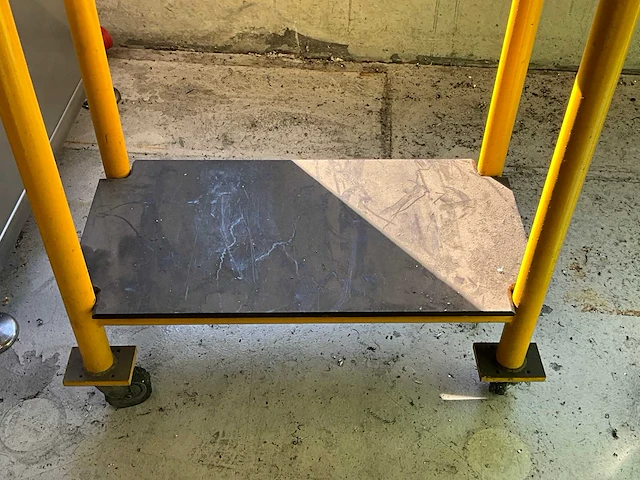 Werktafeltje - afbeelding 4 van  4