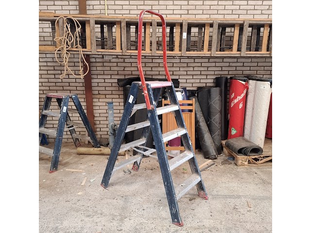 Werktrap 2x 5 treeds met bordes - afbeelding 1 van  5