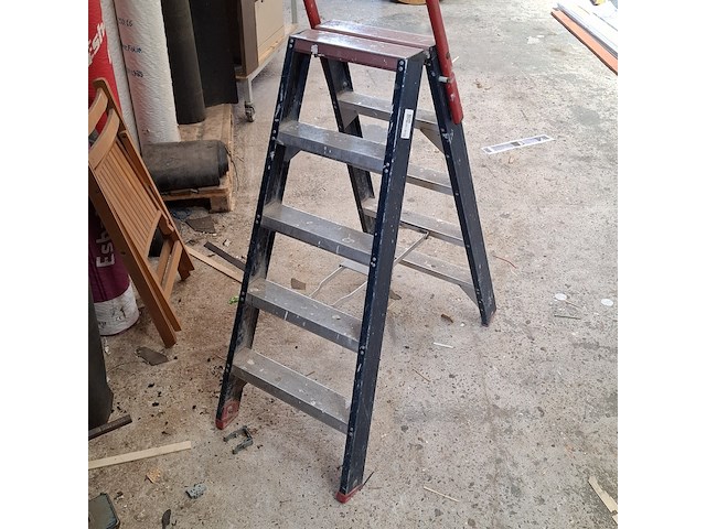 Werktrap 2x 5 treeds met bordes - afbeelding 3 van  5