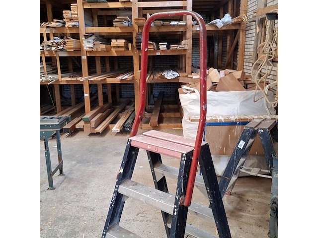 Werktrap 2x 5 treeds met bordes - afbeelding 5 van  5