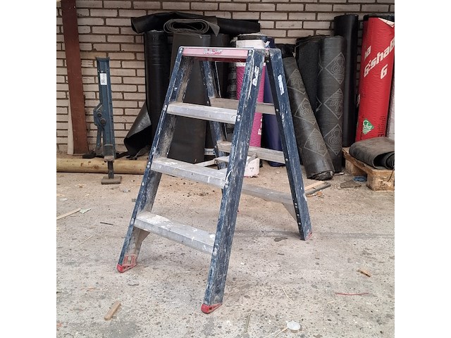 Werktrap 2x4 treeds - afbeelding 1 van  5