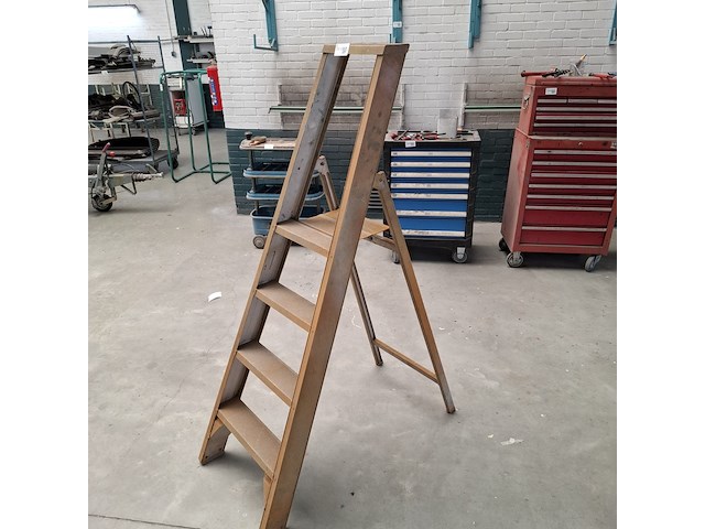 Werktrap 3 treeds met bordes - afbeelding 3 van  3