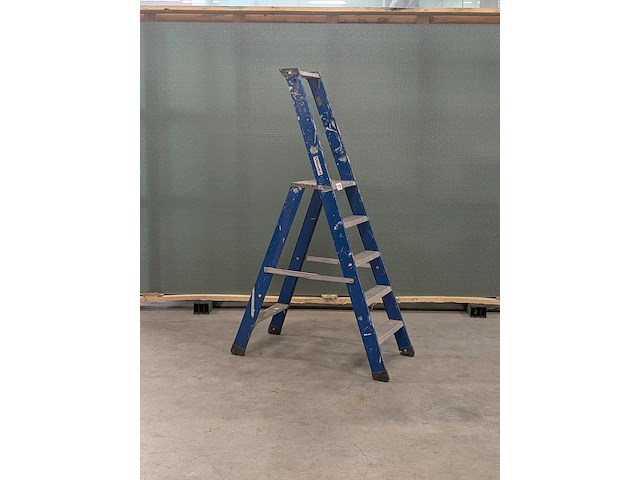 Werktrap 4 treeds met bordes - afbeelding 1 van  7