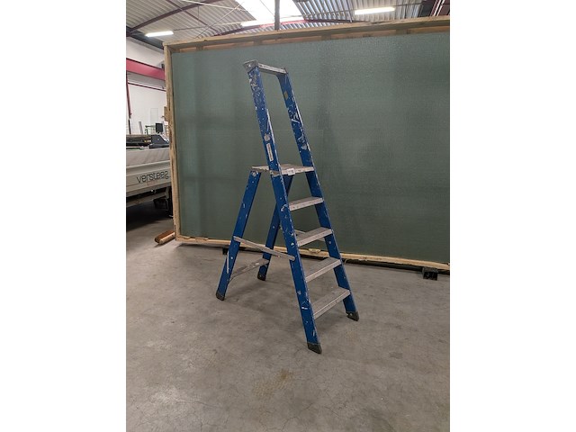 Werktrap 4 treeds met bordes - afbeelding 2 van  7