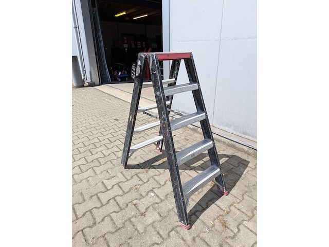 Werktrap, altrex, 2x 4 treeds met bordes - afbeelding 2 van  5