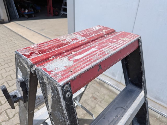 Werktrap, altrex, 2x 4 treeds met bordes - afbeelding 4 van  5