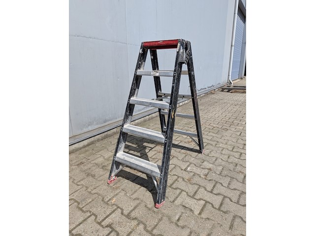 Werktrap, altrex, 2x 4 treeds met bordes - afbeelding 5 van  5
