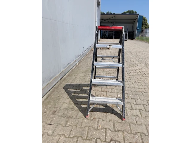 Werktrap, altrex, 2x 4 treeds met bordes - afbeelding 3 van  5