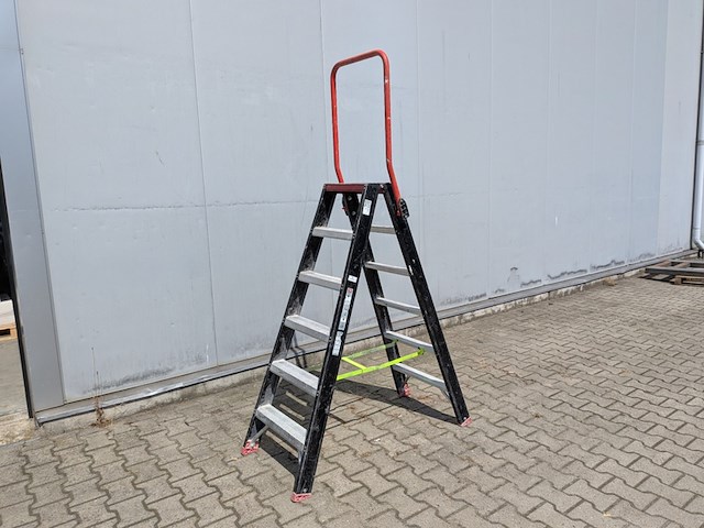 Werktrap altrex, 2x 5 treeds met bordes - afbeelding 1 van  5